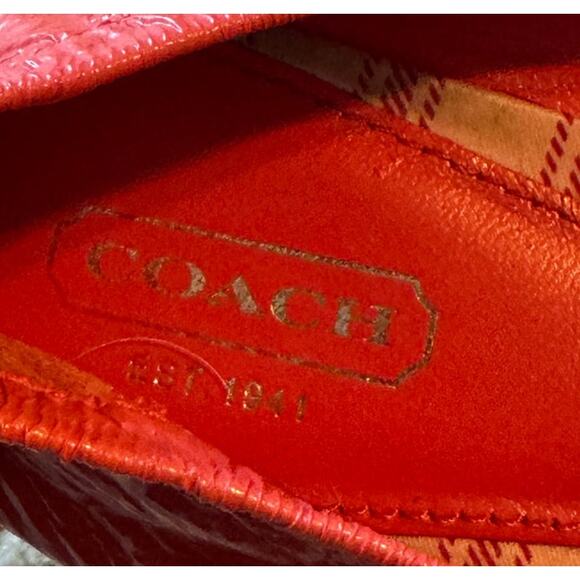 Coach Women’s Junie Patent Leather Coral Loafers Size 8 - Picture 3 of 4